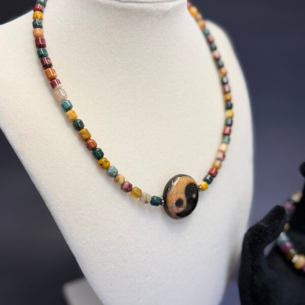 Alternative view of Yin Yang and Goat Eye Dzi Set