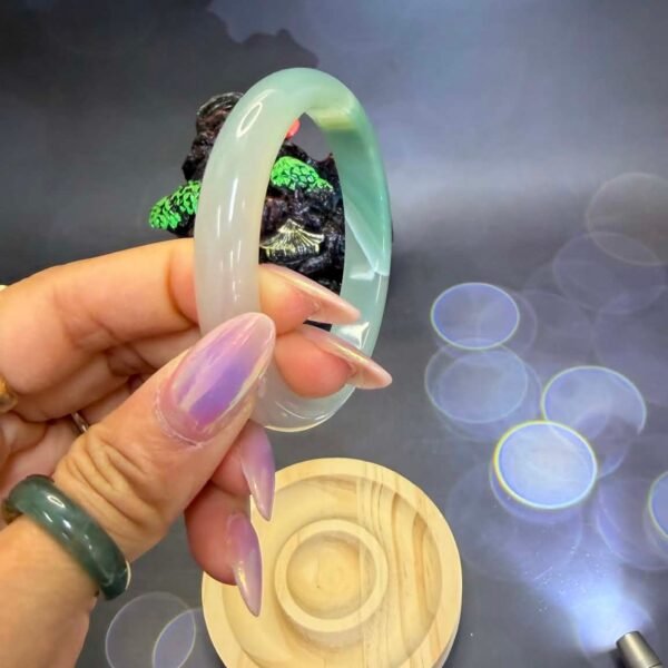 Alternative view of Green Cat Eye Bangle