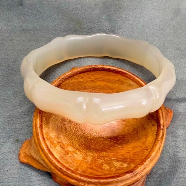 Pure Bamboo Style Chalcedony Bangle
