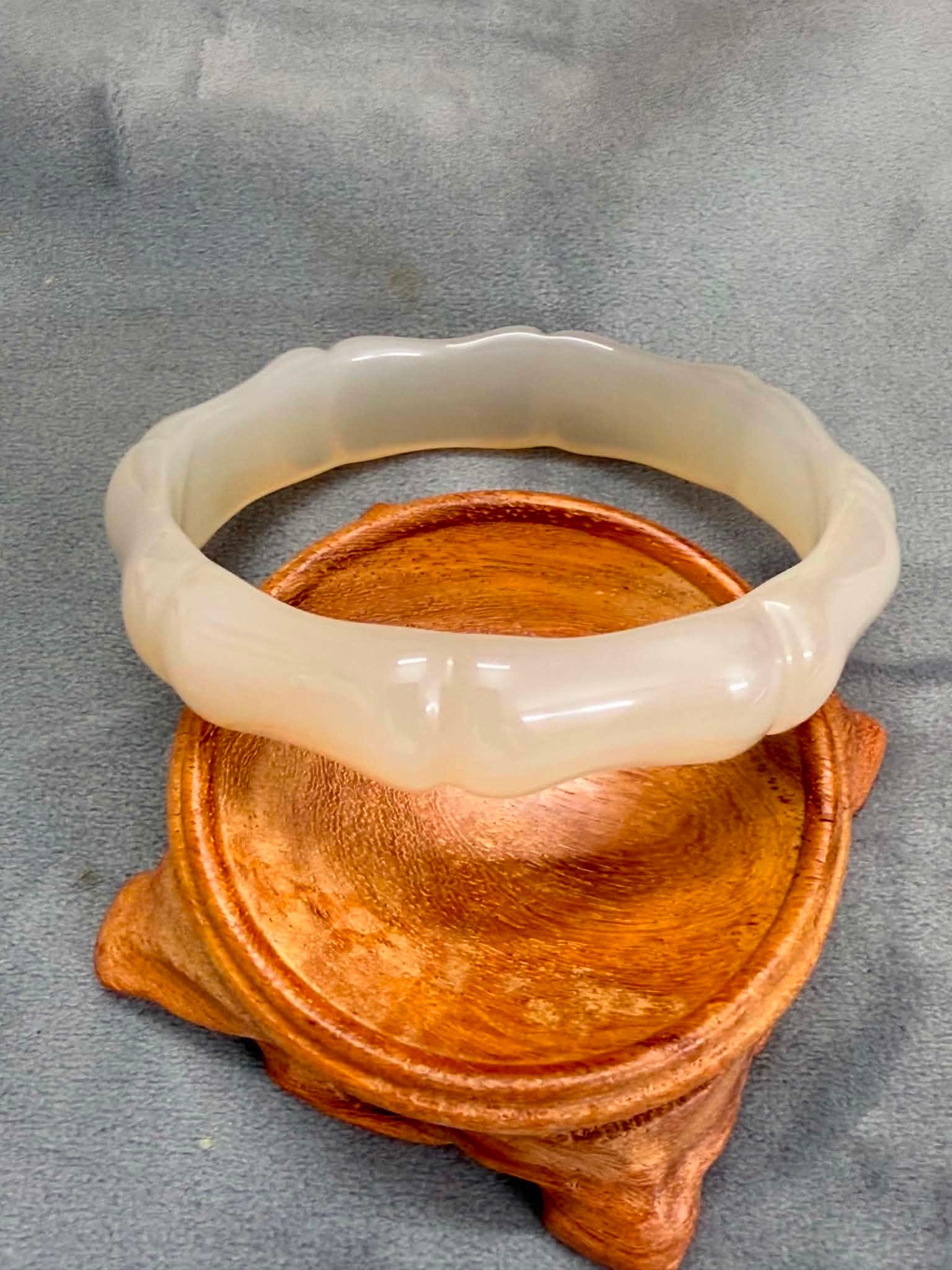 Pure Bamboo Style Chalcedony Bangle